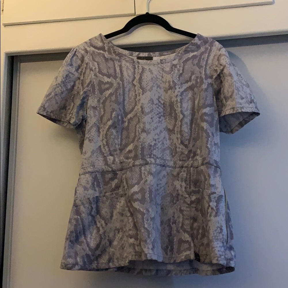 Jaanuu snake skin scrub top